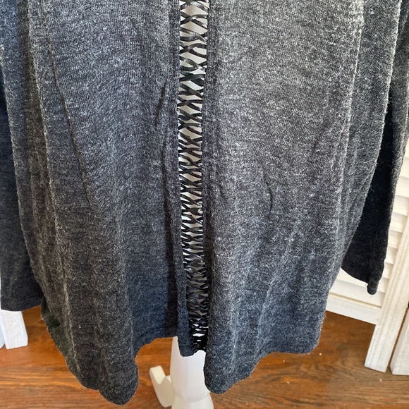 Forever 21 plus size 2x gray long sleeve top - Picture 4 of 4
